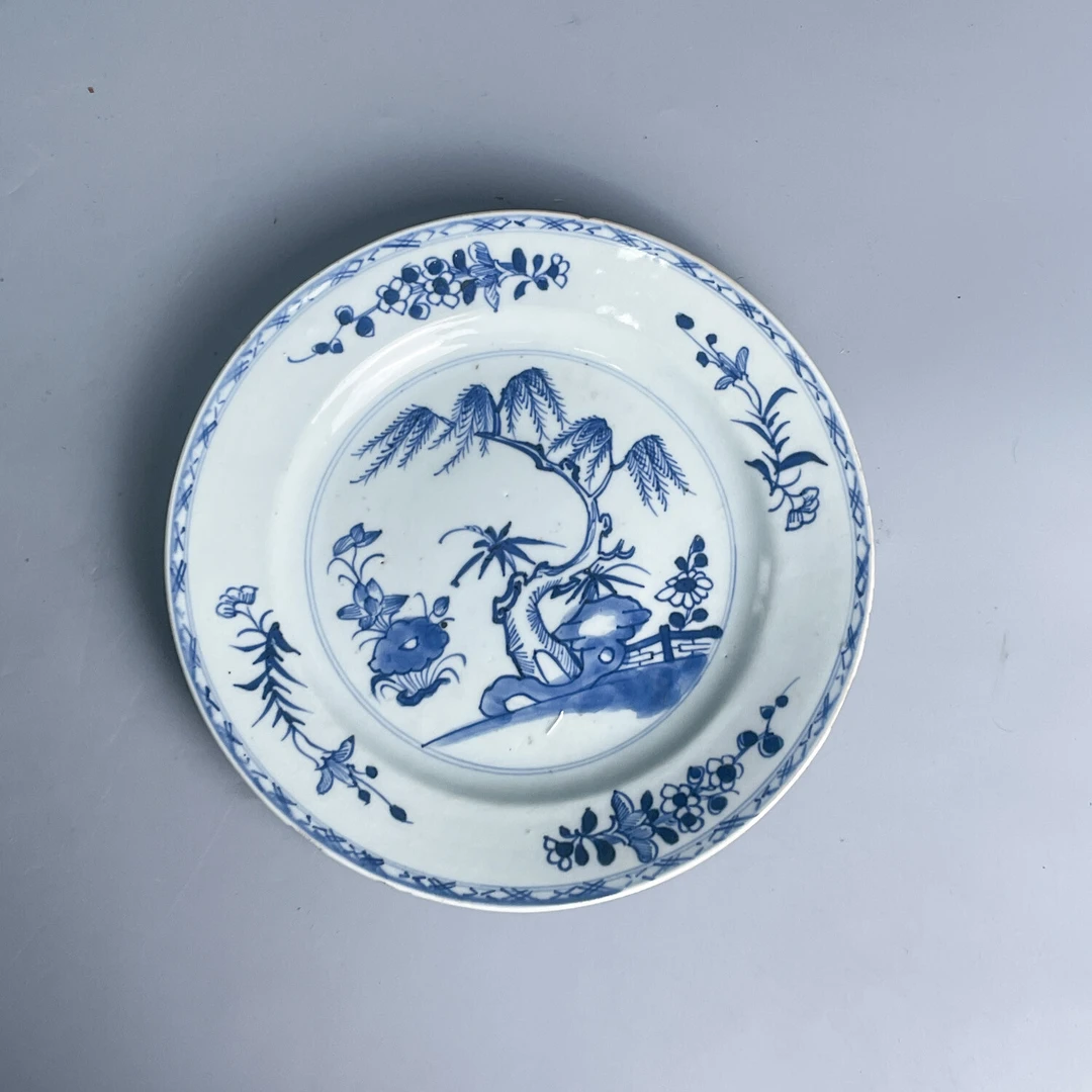 M25FQ001236 - 清乾隆 青花洞石花卉盘