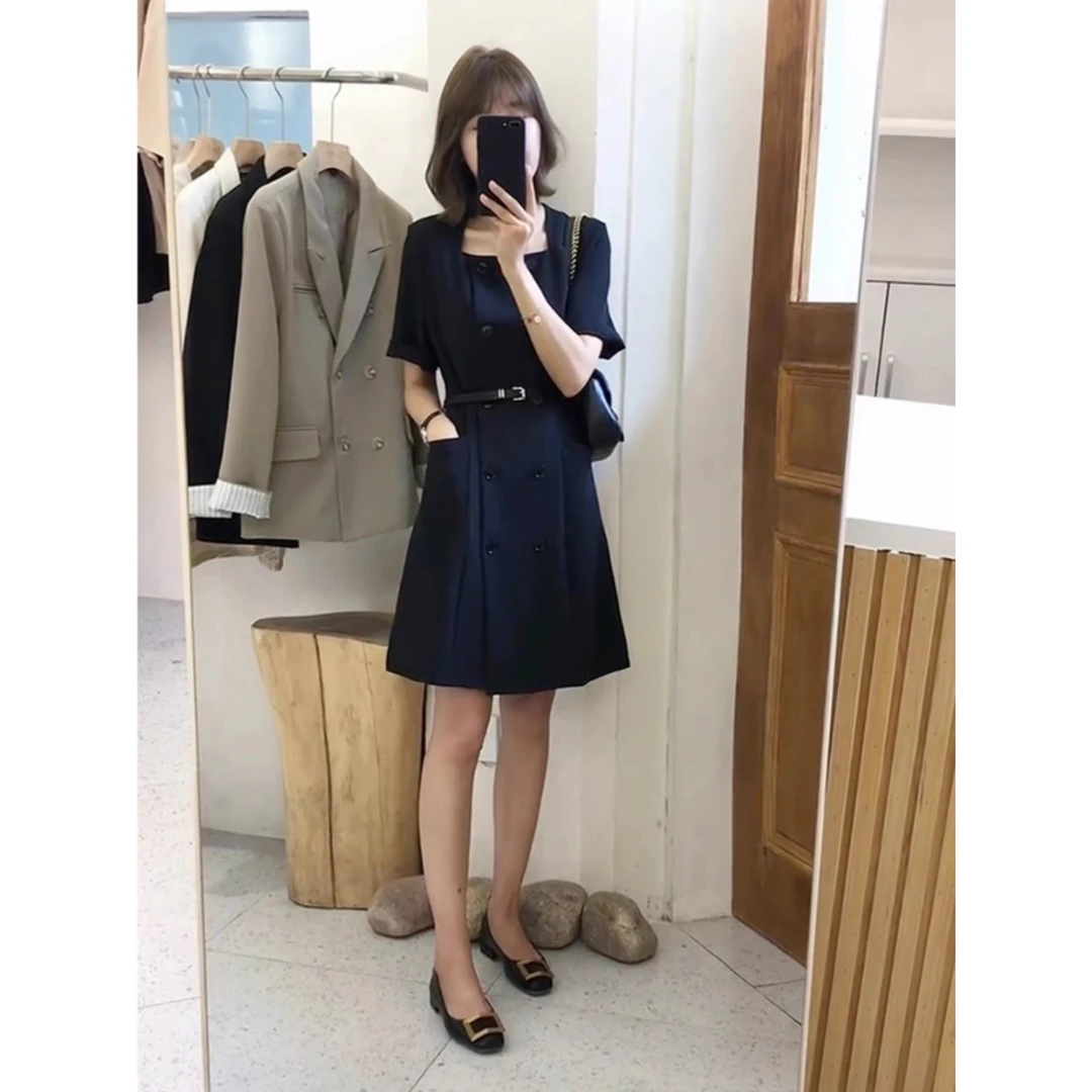 法式小个子方领小黑裙女夏季新款赫本风气质高级感黑色西装连衣裙