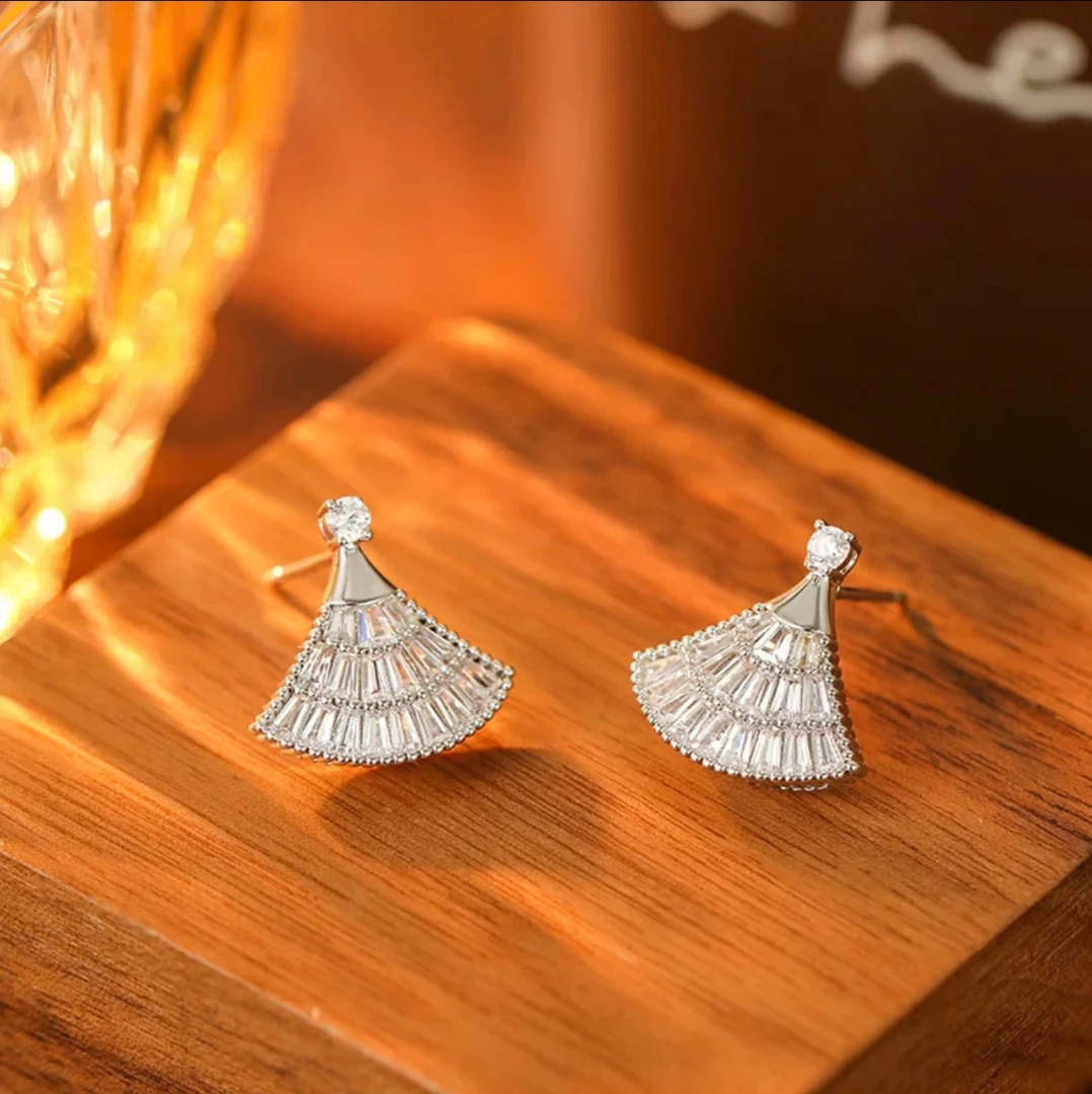 纯铜合成锆石耳饰 63微镶扇形耳钉高级感时尚轻奢风百搭简约精致