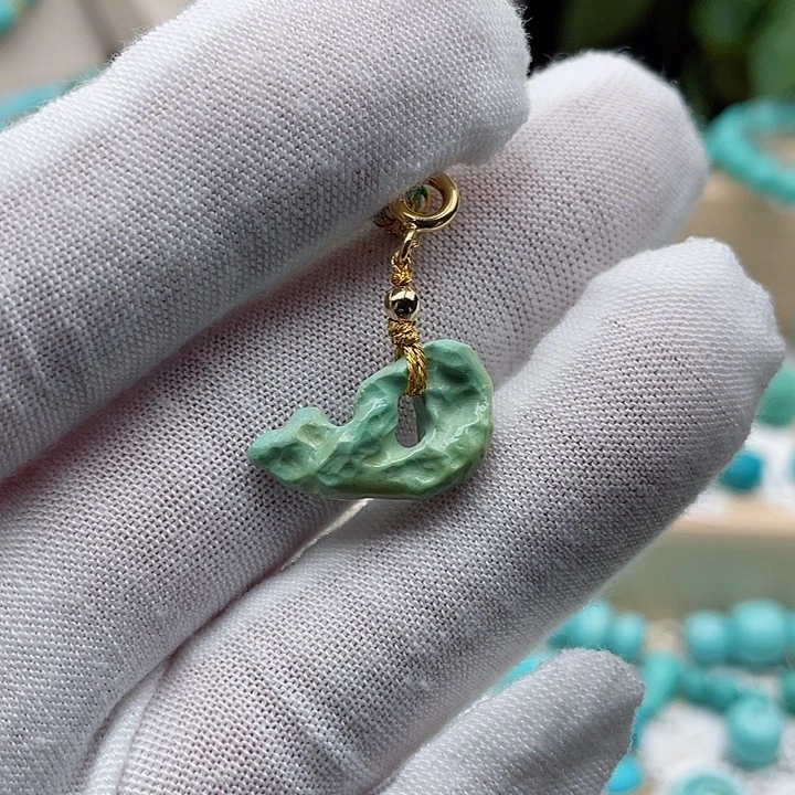 绿松石配饰未镶嵌