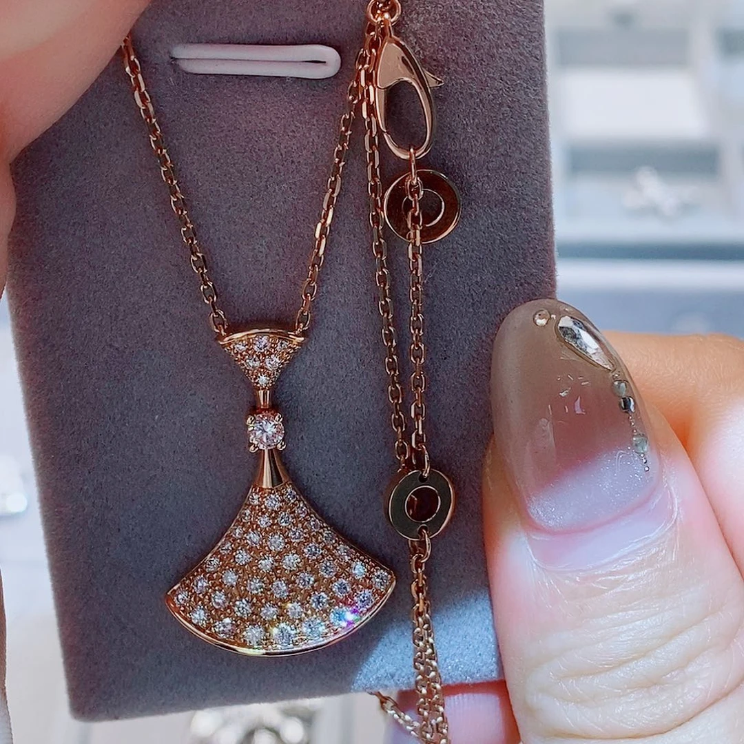 18K金镶嵌项链实验室培育钻石0.7ct 裙子项链