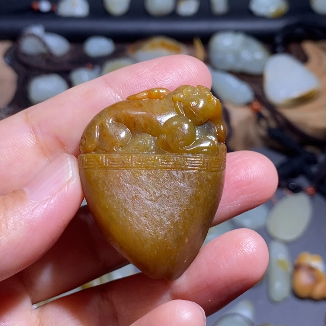 ＠***兹和田玉未镶嵌颈饰