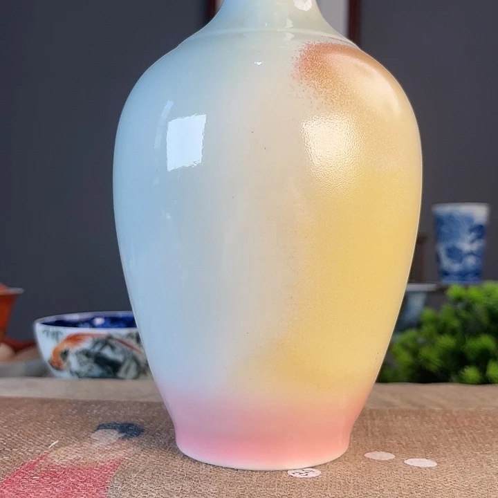 摆件景德镇陶瓷茶杯里