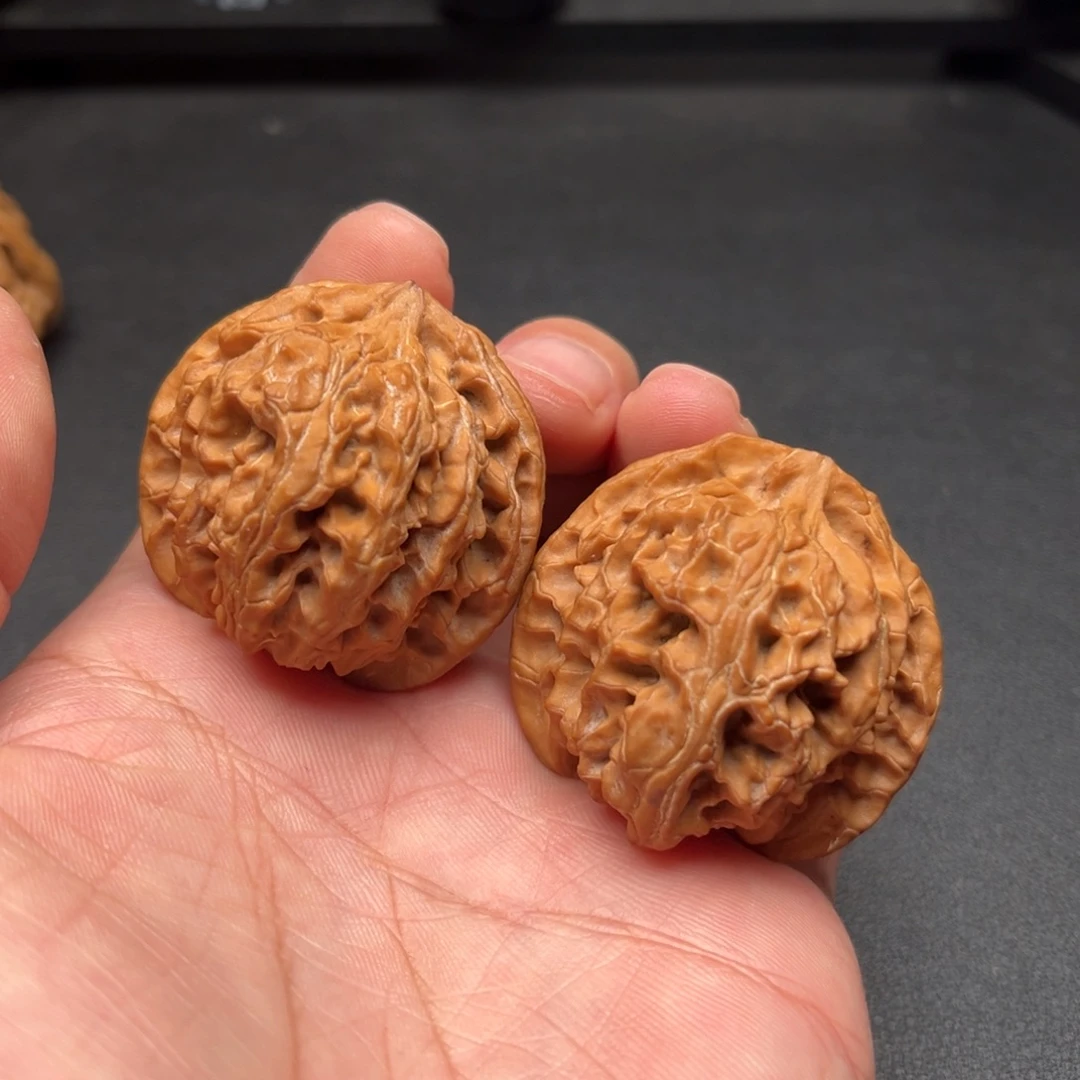 文玩核桃吊坠苹果园