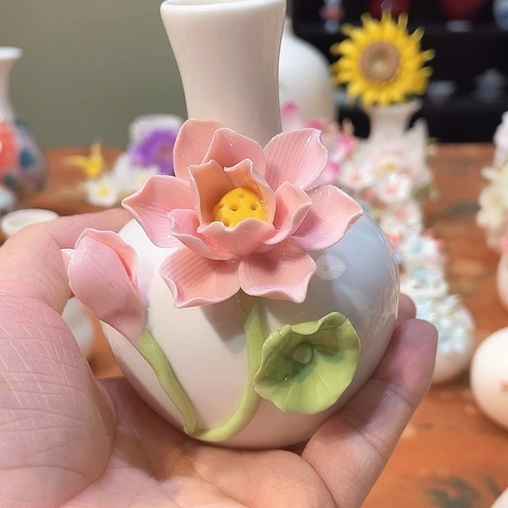 手工陶瓷精致摆件