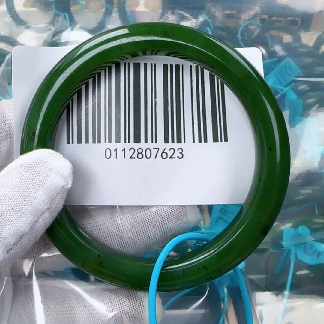 和田玉（碧玉）手镯未镶嵌微瑕60.5