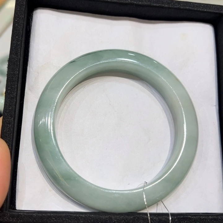 翡翠未镶嵌手镯600684