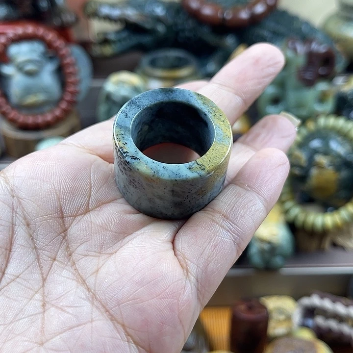 岫岩河磨玉（透闪石质玉）未镶嵌把件