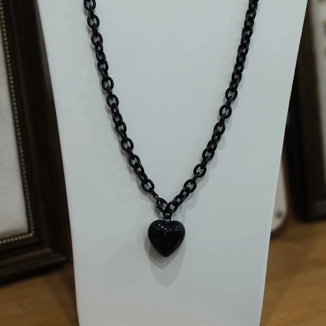 铜合金项链 原创设计黑色经典配饰项链爱心吊坠复古设计感小众