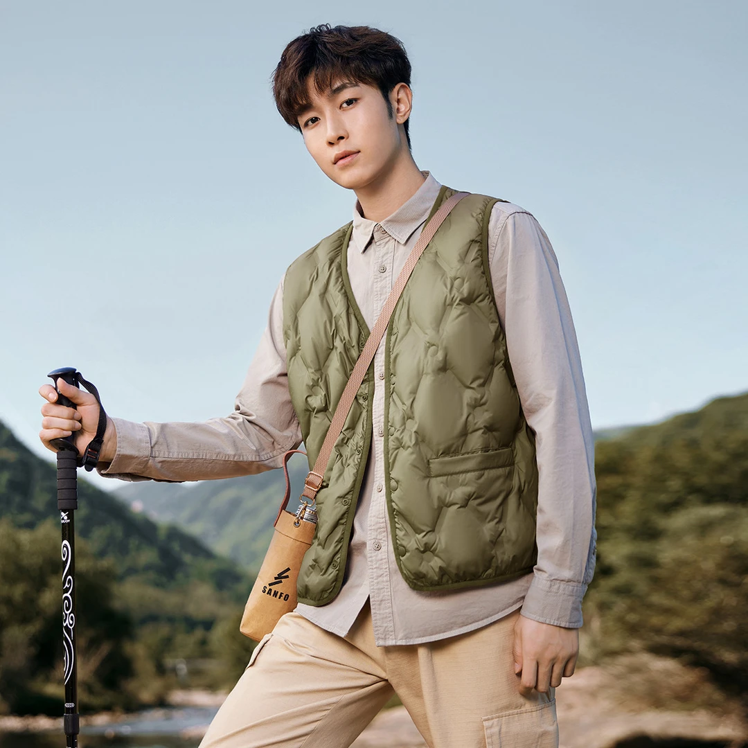 90绒鸭鸭秋季男士轻便休闲时尚保暖经典纯色百搭男士羽绒背心