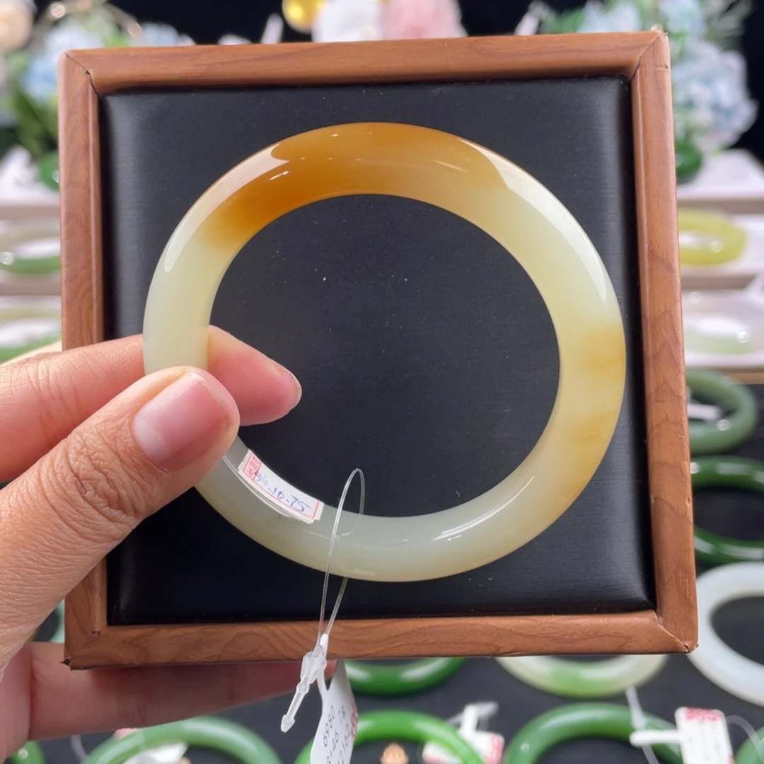 和田玉未镶嵌手镯新疆且末糖白5354mm