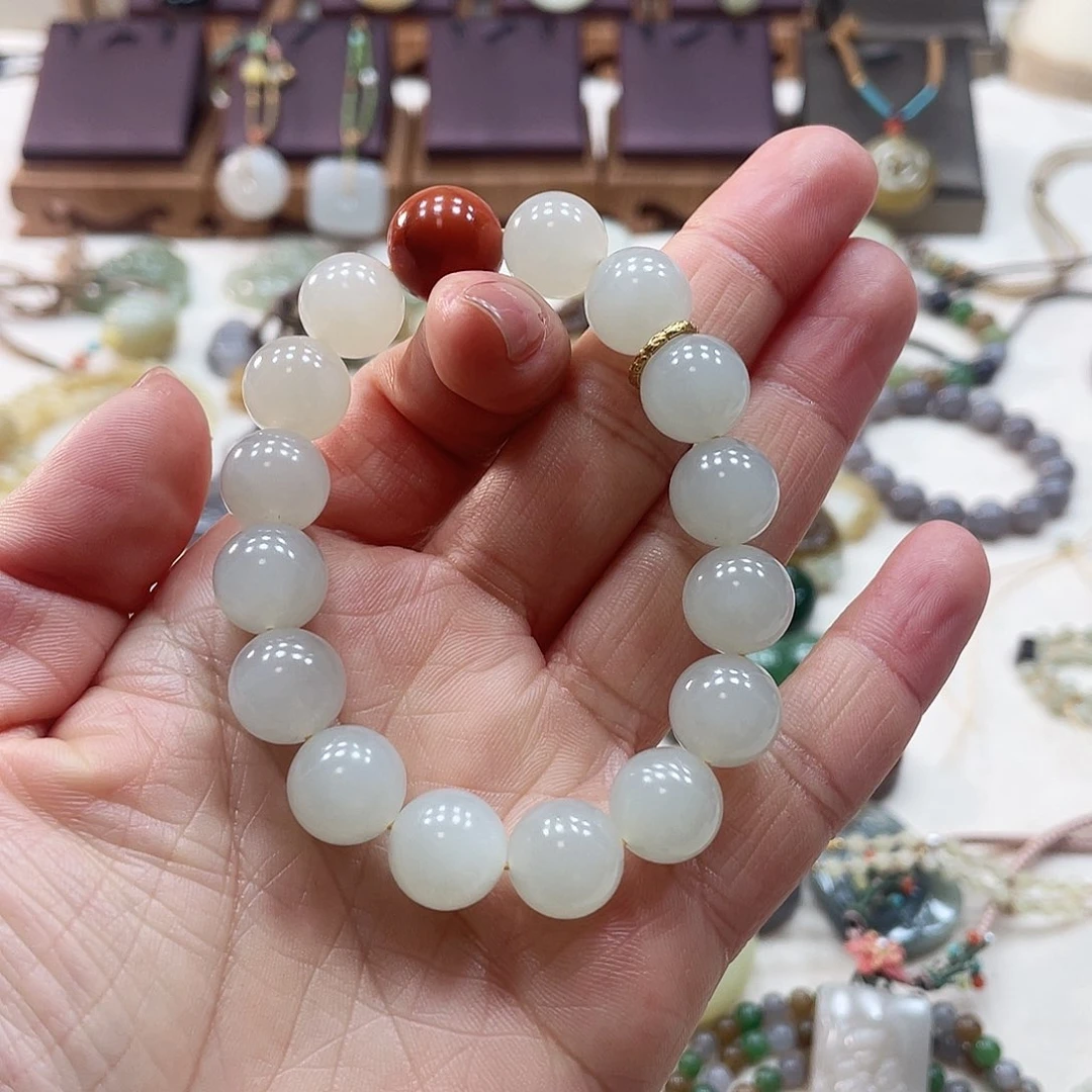 和田玉手链未镶嵌满**河