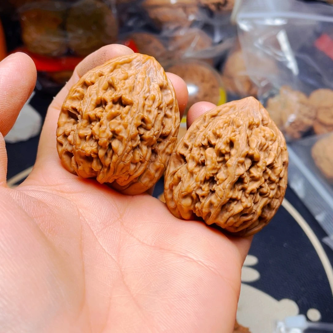 文玩核桃吊坠顺****流粗筋蚂蚁王
