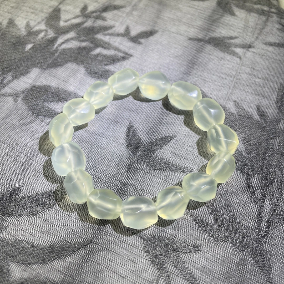 【波光粼粼】天然岫玉白冰原石手链