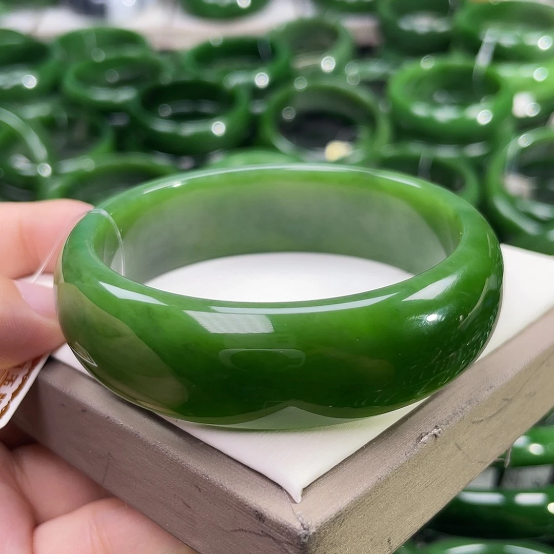 未镶嵌手镯和田玉（碧玉）