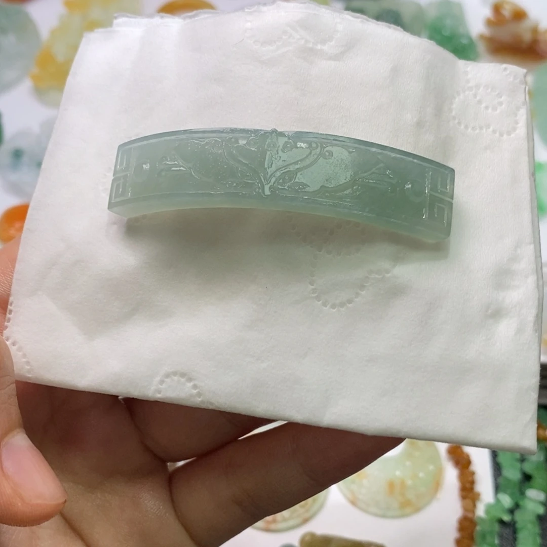 定制翡翠未镶嵌手牌