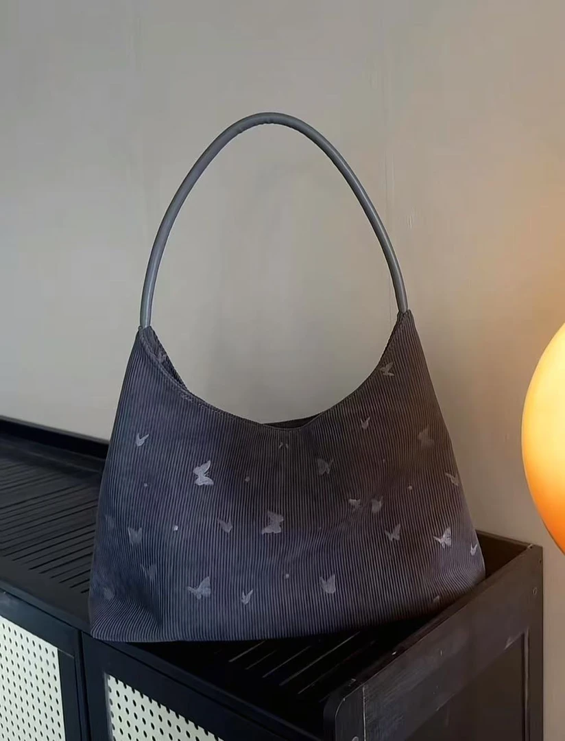 um有你QQ-0611-1软皮手提简约大容量斜挎女包