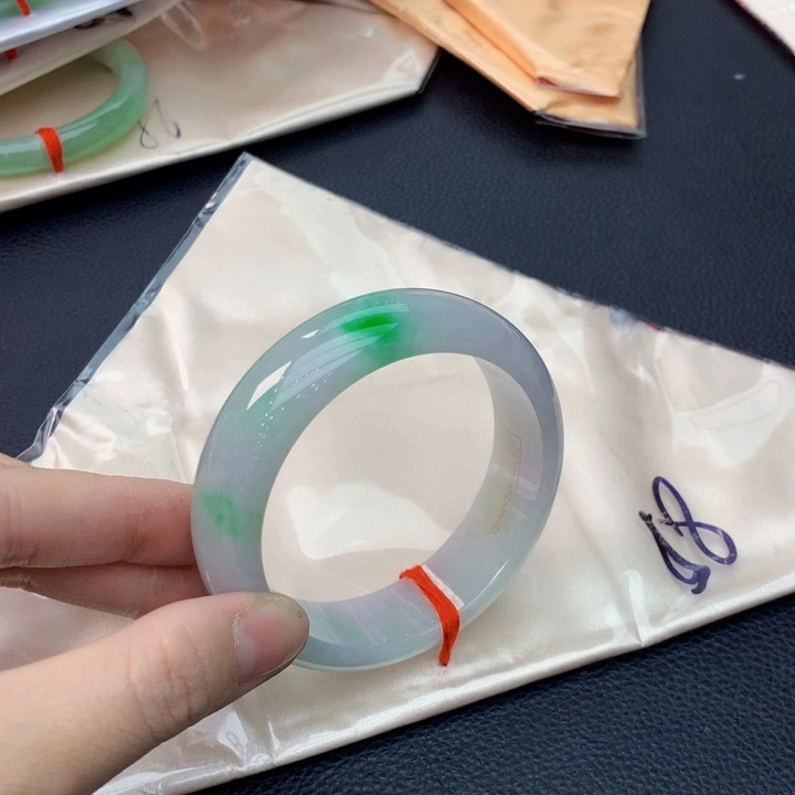 未镶嵌手镯翡翠翡翠手镯