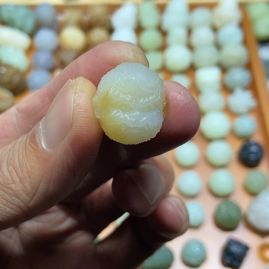 和田玉未镶嵌颈饰定制