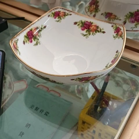 a***a红拍金6英寸四角碗6个和活动
