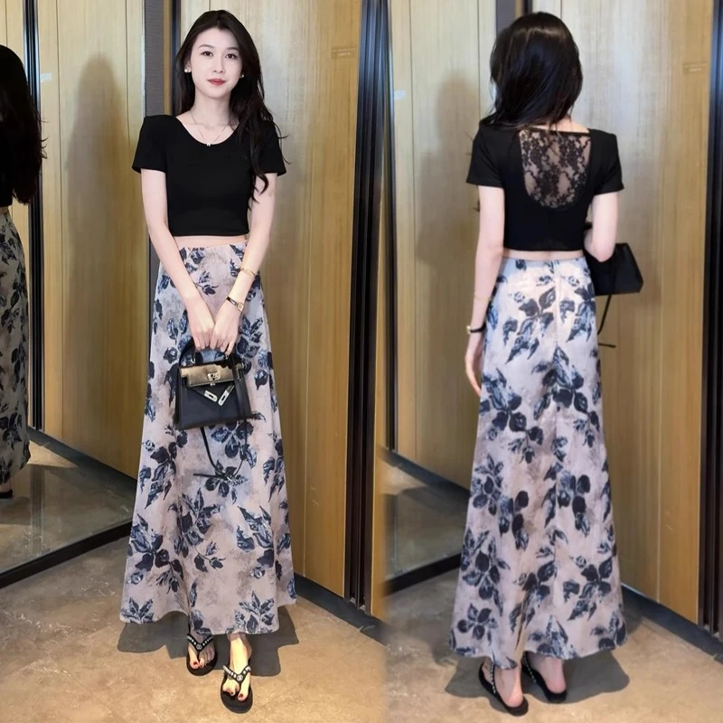 时髦洋气2025夏新款后背镂空短袖T恤碎花半身裙两件套时尚套装女