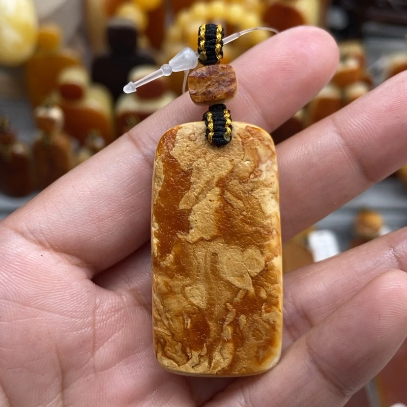 【闪购商品】琥珀颈饰未镶嵌