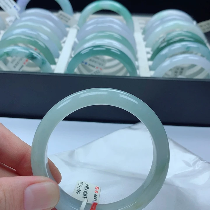 翡翠未镶嵌手镯57圈