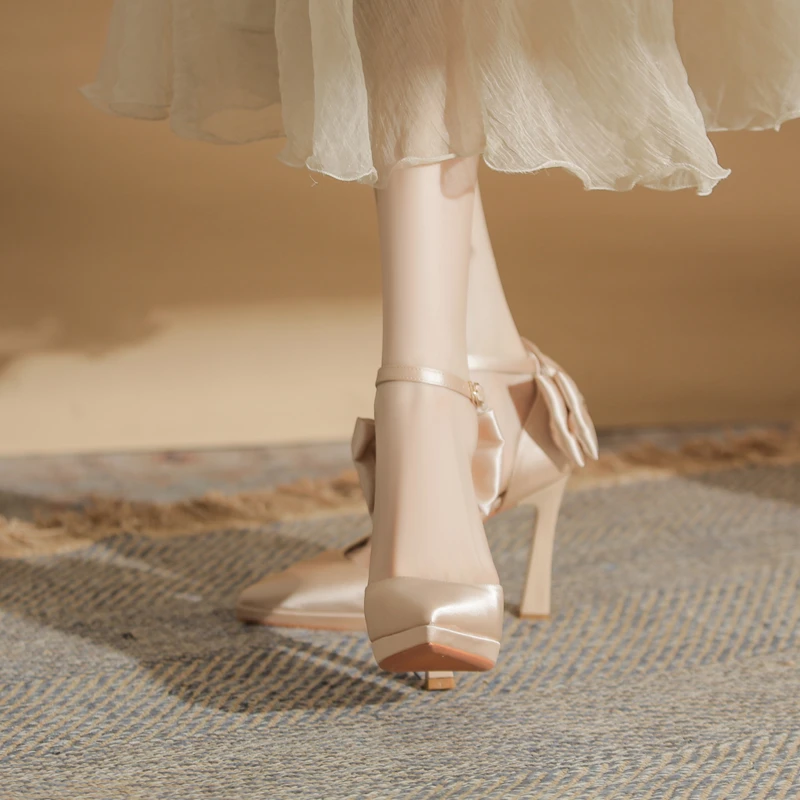 夏季高跟单鞋防台水尖头婚鞋蝴蝶结仙女风一字带时装凉鞋2025新款