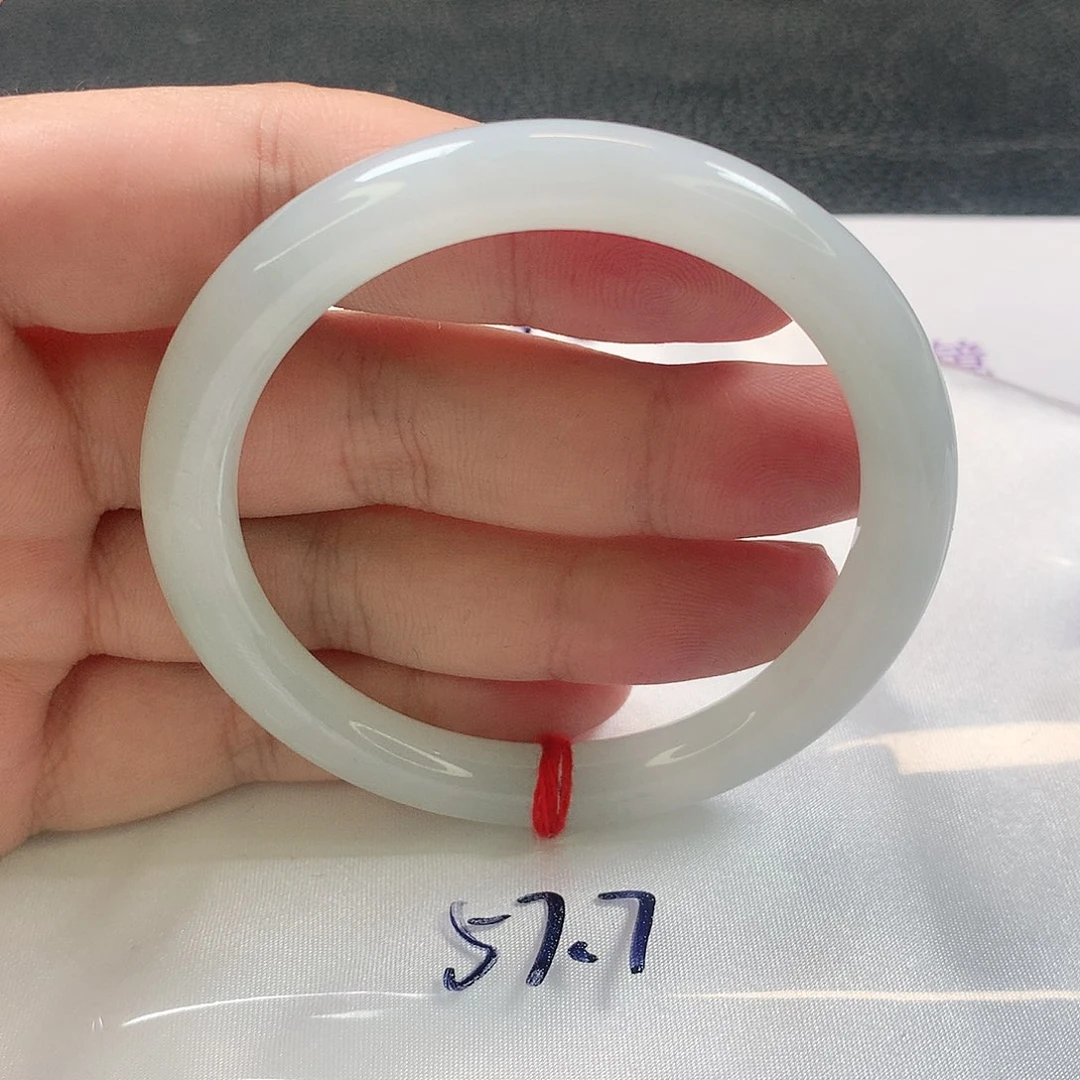 未镶嵌手镯（圆镯）翡翠389号