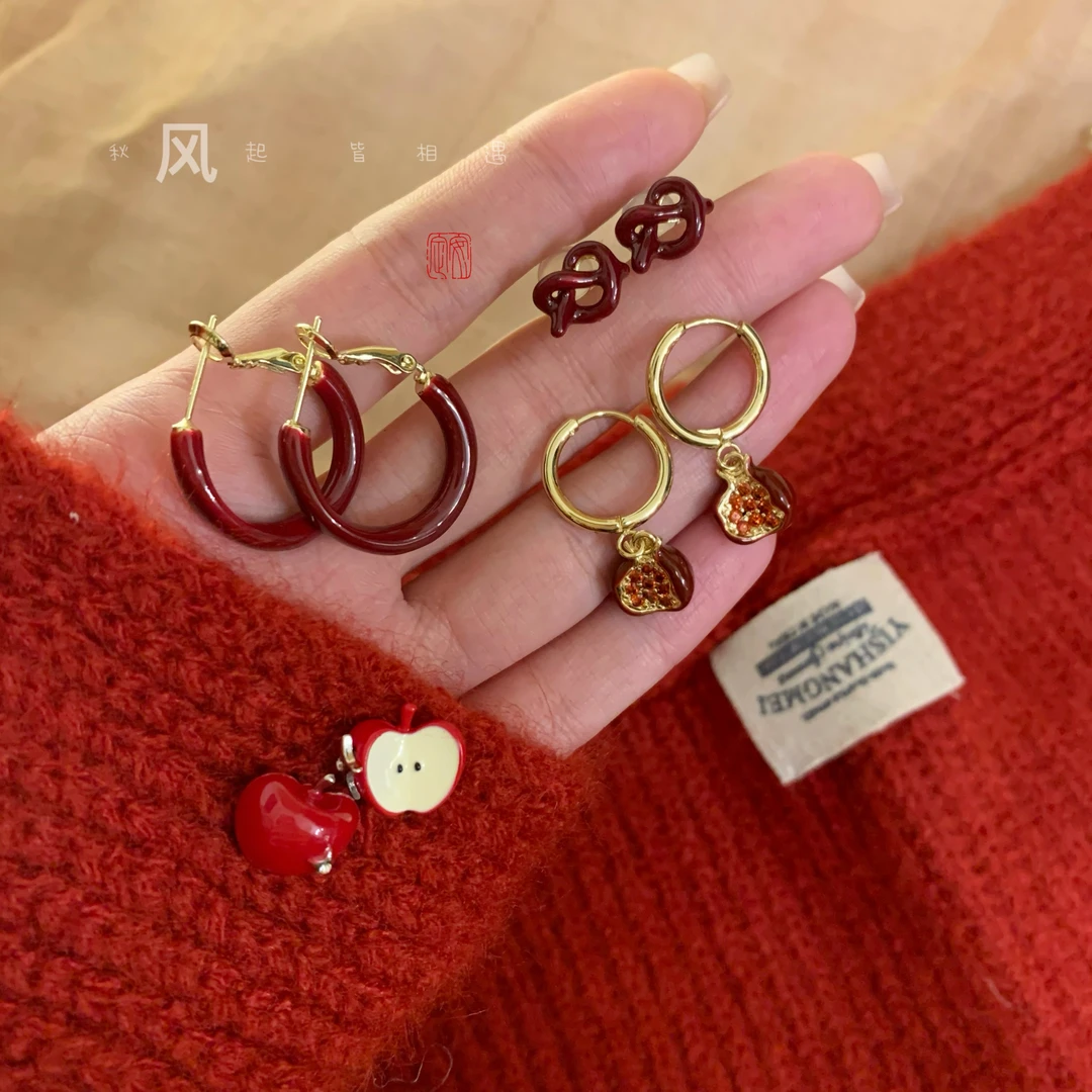 铜合金耳饰 秋冬氛围感红色耳钉女百搭简约高级感
