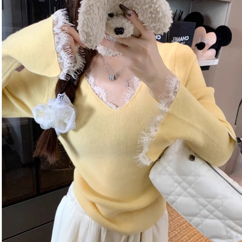 秋冬新款德绒拼接蕾丝V领加厚打底衫女修身长袖甜辣风1824岁潮流