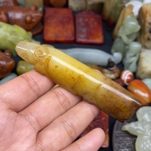 蛇纹石玉未镶嵌颈饰70