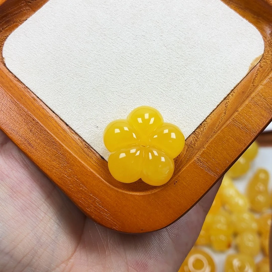 蜜蜡未镶嵌颈饰焦皮妖花花朵