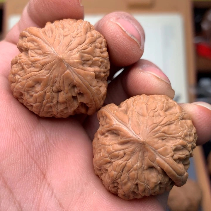 文玩核桃吊坠经**活铁锤