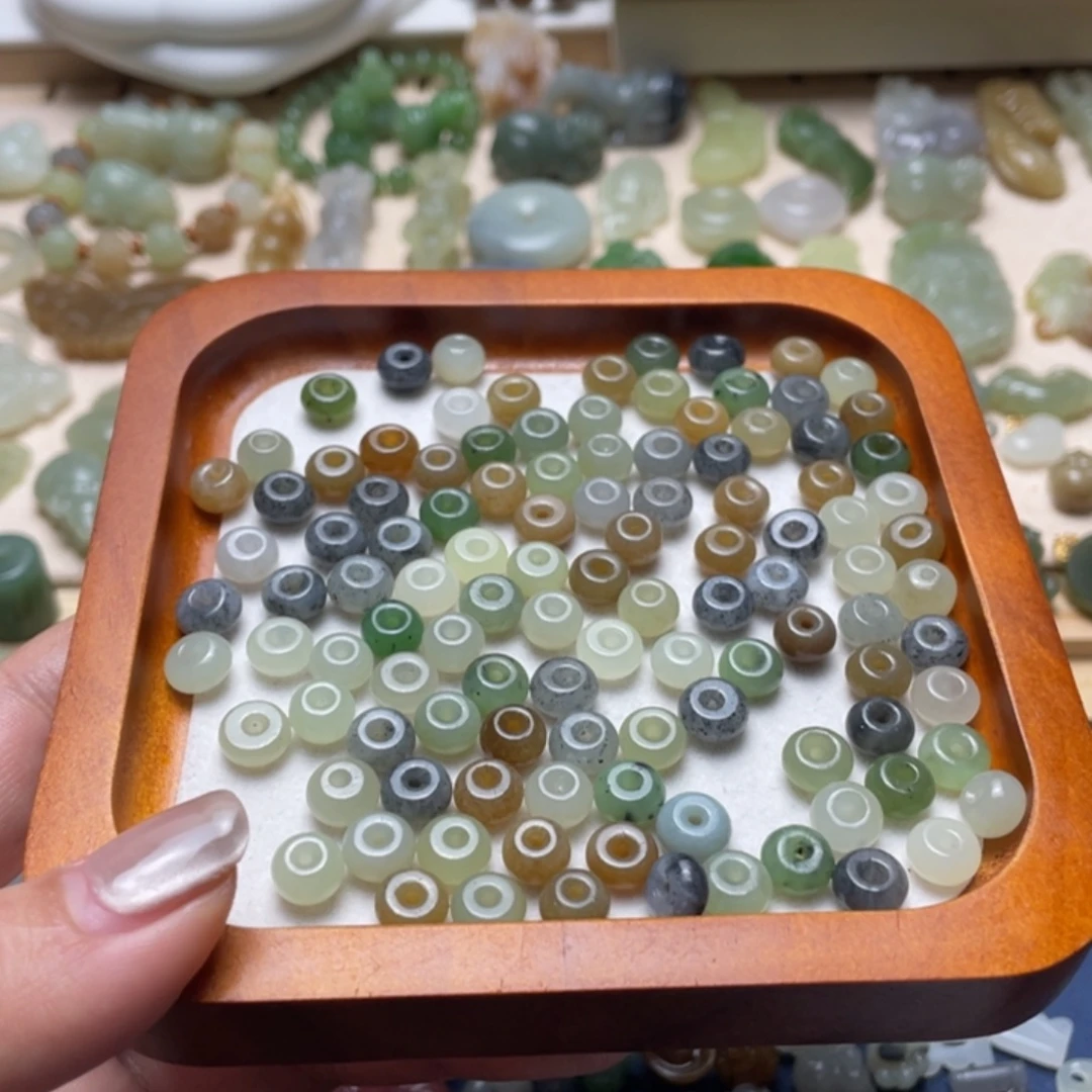 和田玉未镶嵌吊坠(不含链)一个