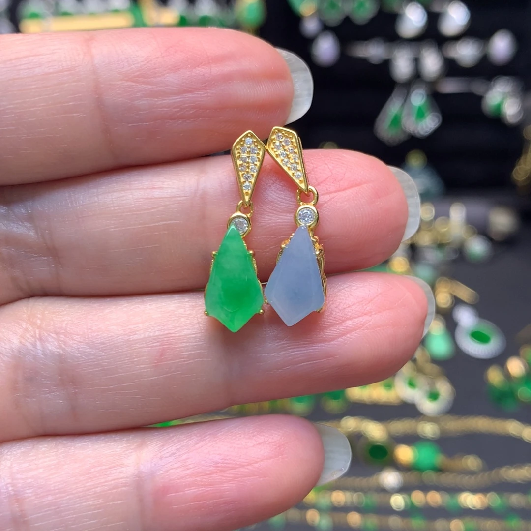 翡翠未镶嵌耳饰有纹