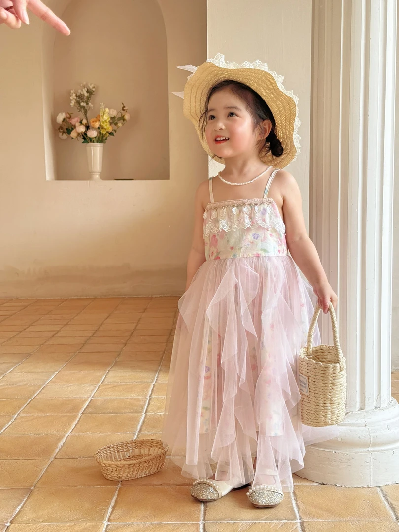 H252080 女童夏季新款洋气可爱网纱带帽蕾丝吊带连衣裙