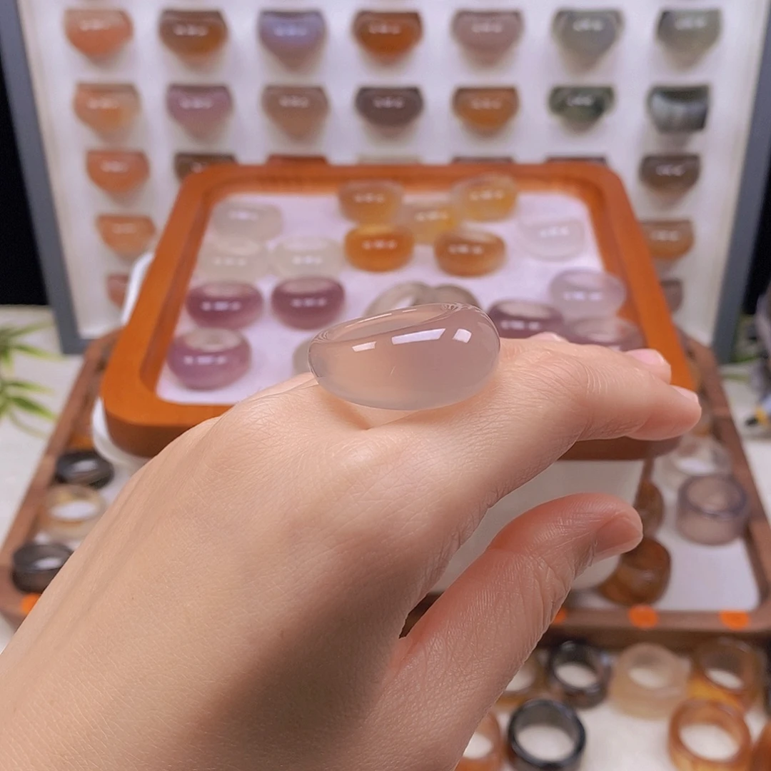 司***念玛瑙/玉髓未镶嵌戒指港18