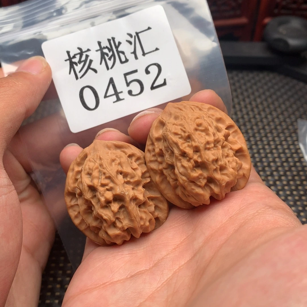 文玩核桃吊坠磐石37