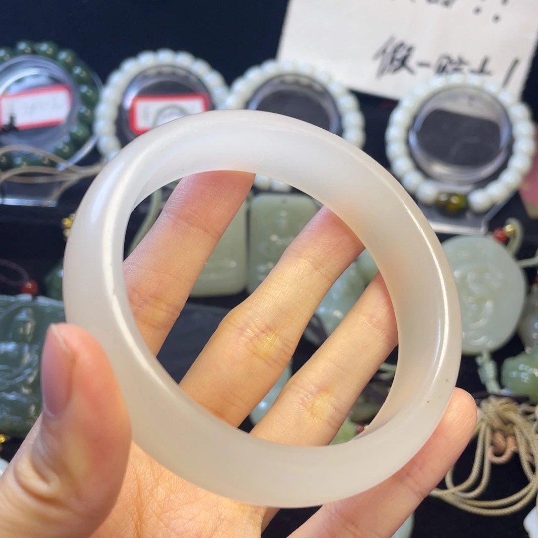 石英质玉未镶嵌手镯