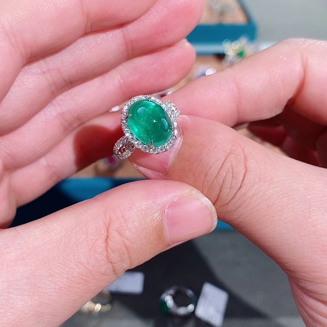 18K金镶嵌戒指祖母绿吉尔德微油vvg6.05ct