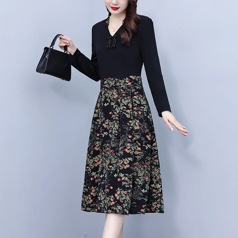 8625大码女装连衣裙洋气时尚减龄显瘦高腰春季新款假两件V领A字裙