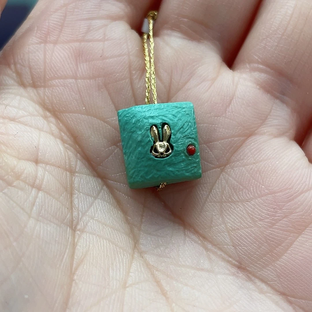 绿松石颈饰未镶嵌