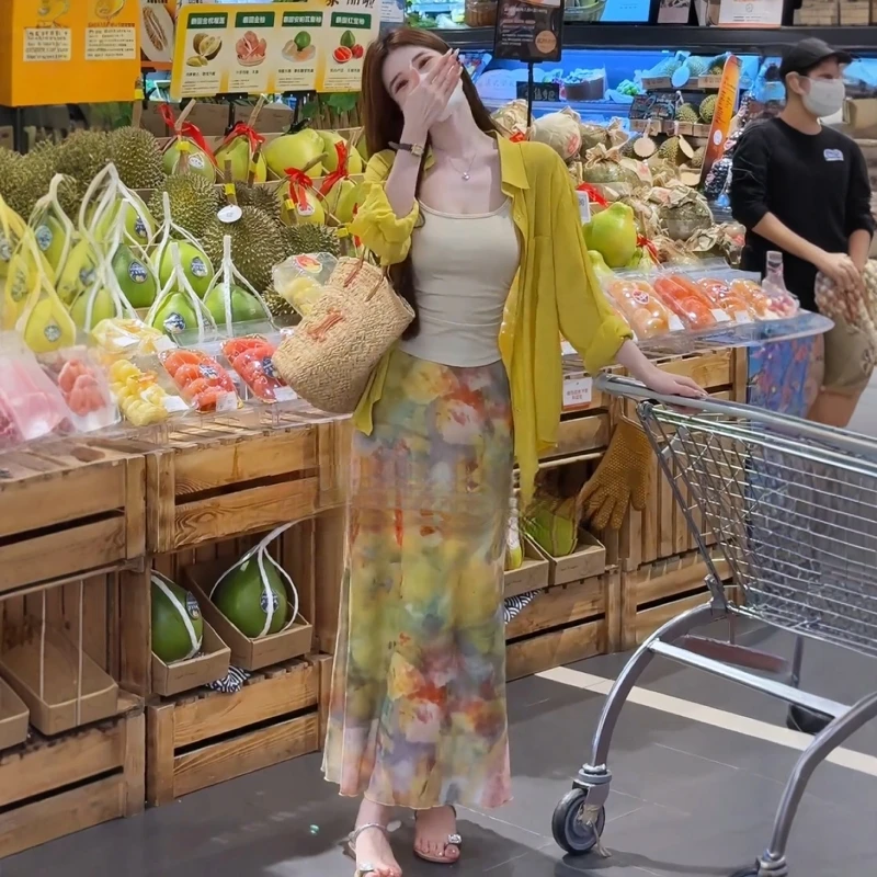 韩系撞色印花晕染女款2025夏季新款黄色衬衫+吊带+碎花半身裙套装