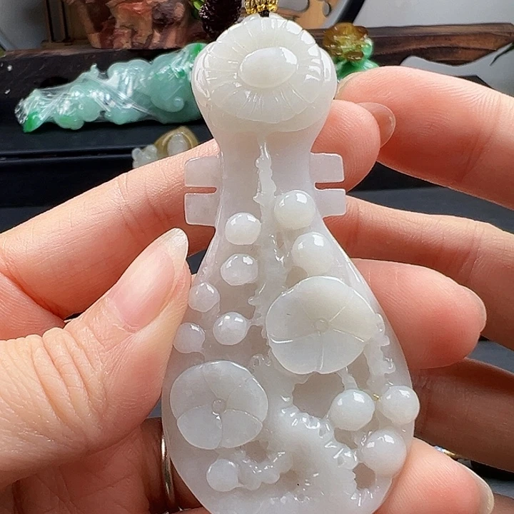 颈饰未镶嵌翡翠天然A货翡翠挂件
