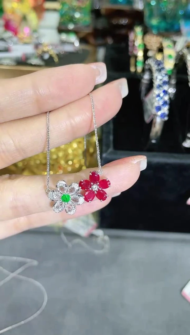 18K金镶嵌天然红宝石项链双生花款