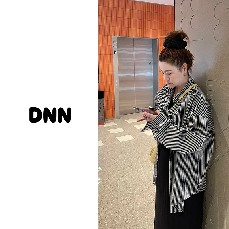 现货【大妮妮】大码 美式咖啡 简约经典条纹廓形长袖衬衫701