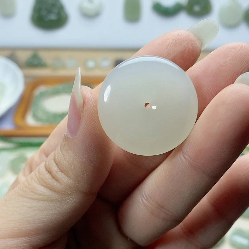 【闪购商品】颈饰未镶嵌和田玉