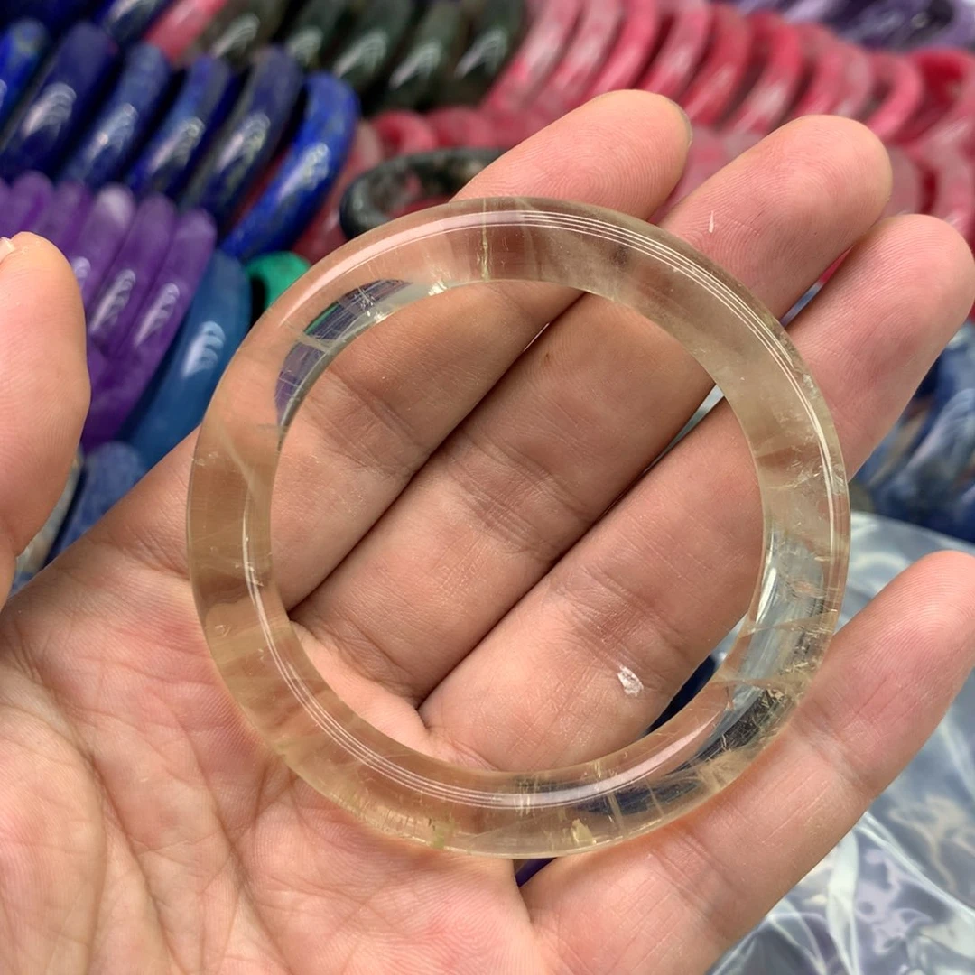 手镯未镶嵌水晶?****)手镯