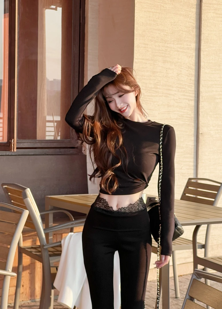 【芭蕾美学】简约纯欲短版上衣➕蕾丝拼接高腰修身显瘦垂感微喇裤